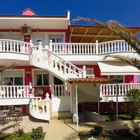 Nereids Apartments&Studios Chrisi Ammoudia Exterior foto