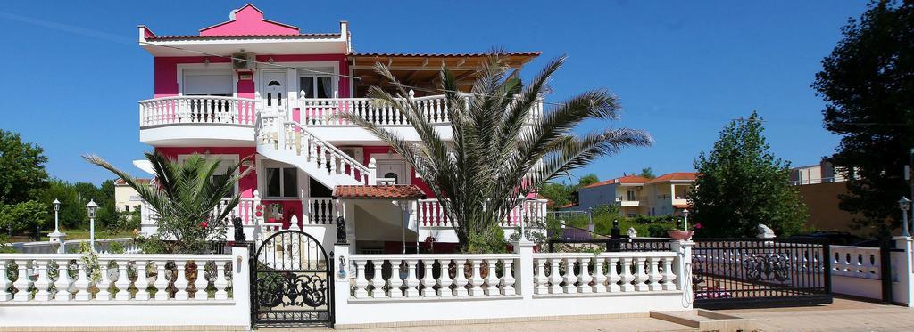 Nereids Apartments&Studios Chrisi Ammoudia Exterior foto