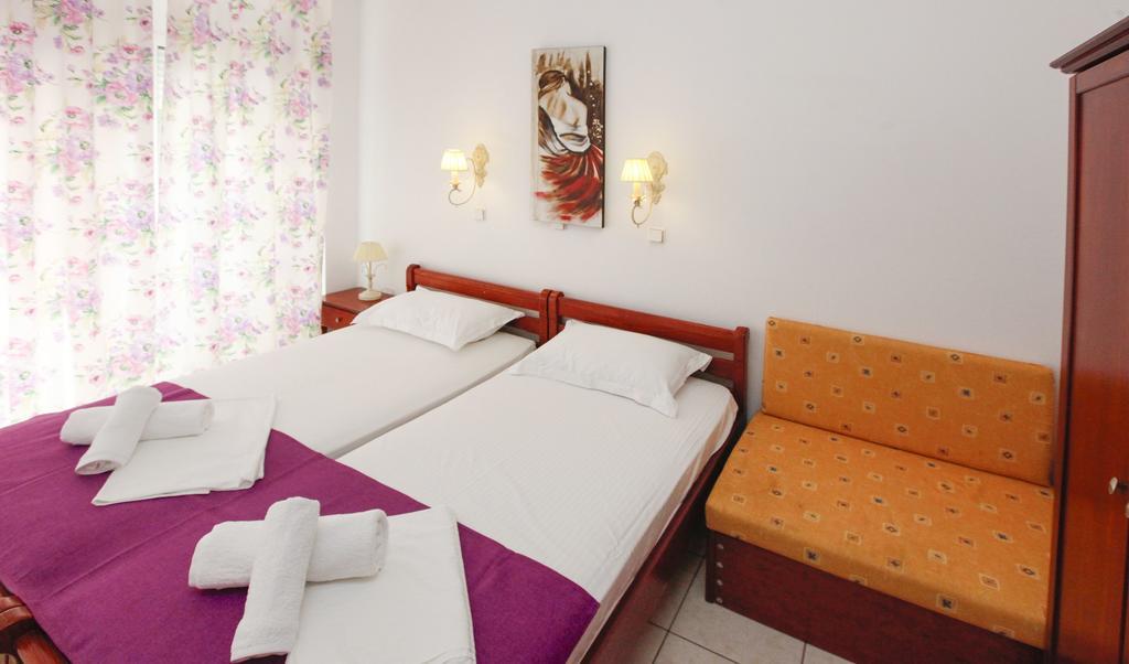 Nereids Apartments&Studios Chrisi Ammoudia Exterior foto