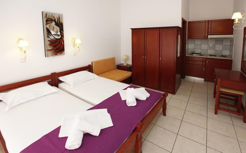 Nereids Apartments&Studios Chrisi Ammoudia Exterior foto