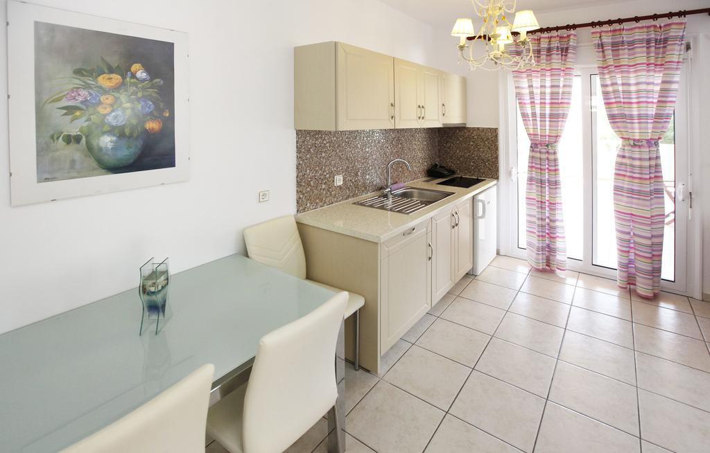 Nereids Apartments&Studios Chrisi Ammoudia Exterior foto