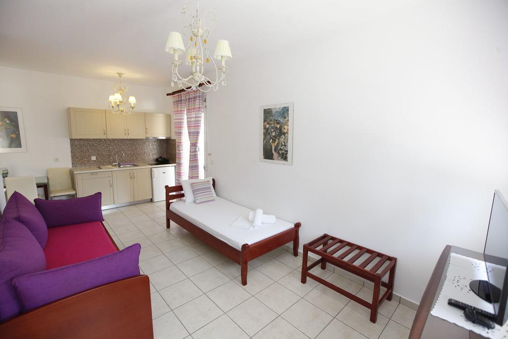 Nereids Apartments&Studios Chrisi Ammoudia Exterior foto