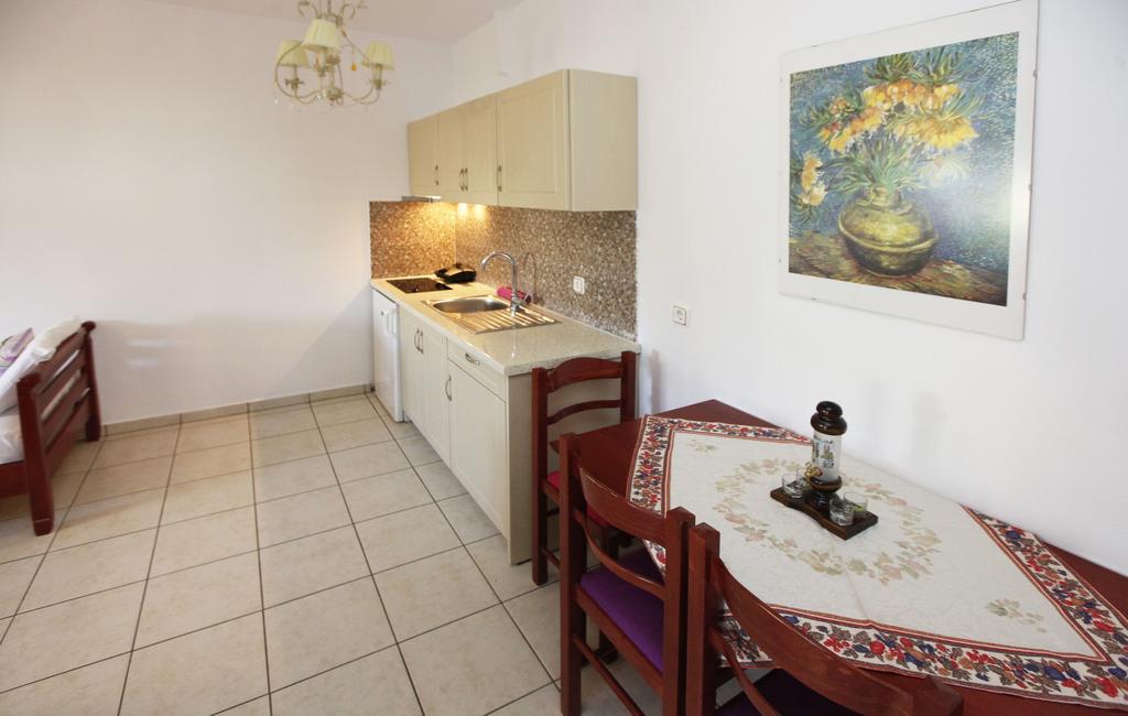 Nereids Apartments&Studios Chrisi Ammoudia Exterior foto