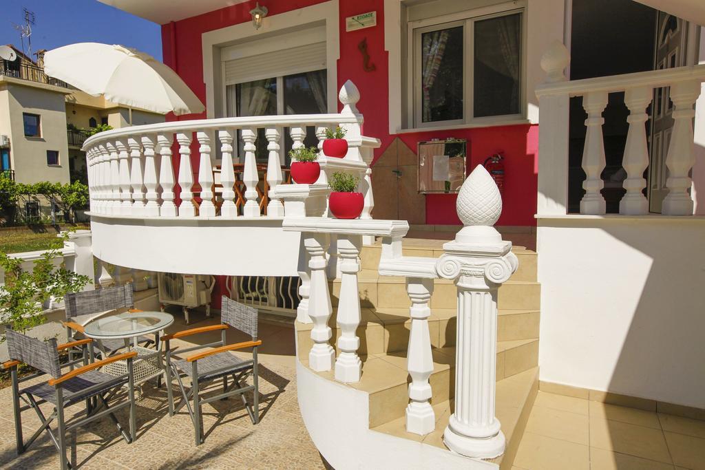 Nereids Apartments&Studios Chrisi Ammoudia Exterior foto